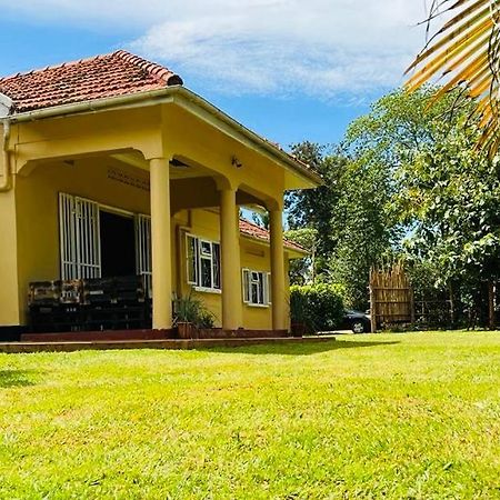 Bed and Breakfast Buutu Nest Джінджа Екстер'єр фото